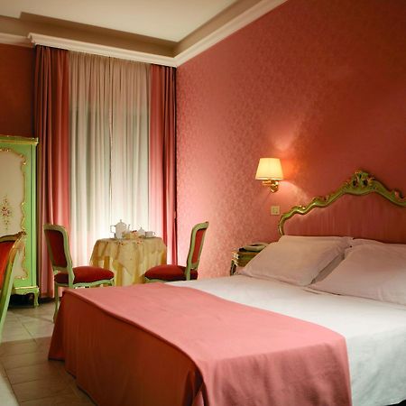 Hotel Romulus Habitación foto